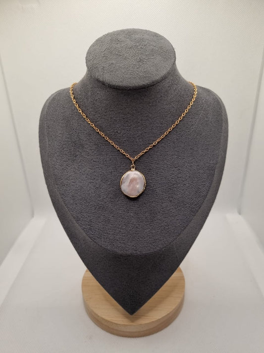 Natural Sea Pearl Pendant & Gold Chain