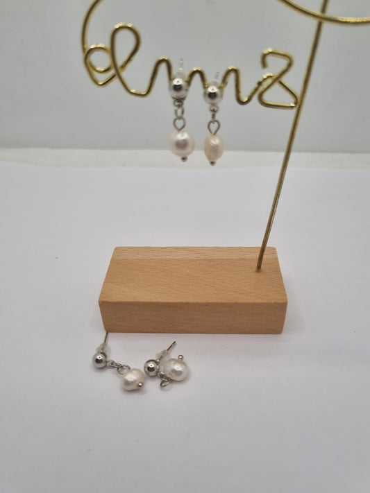 Freshwater Pearl Drop Earrings — Minimalist Elegance
