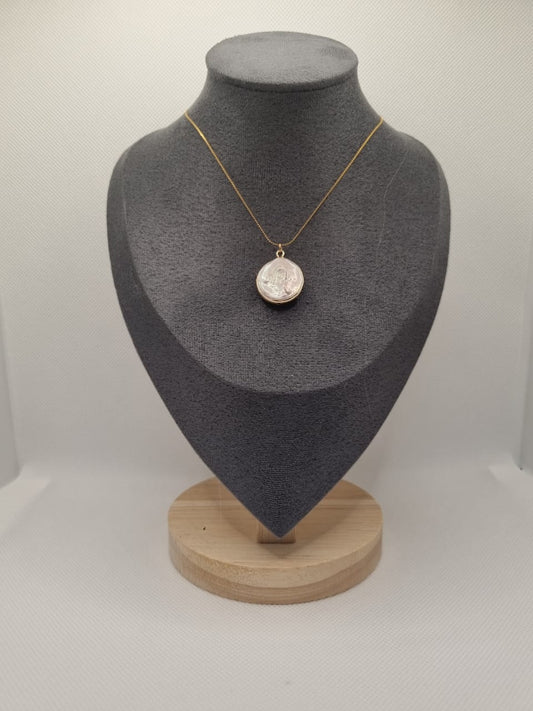 Natural Sea Pearl Pendant & Gold Chain