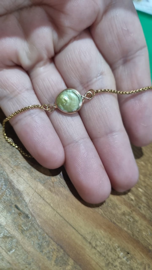 Olive Glow Cabochon Bracelet